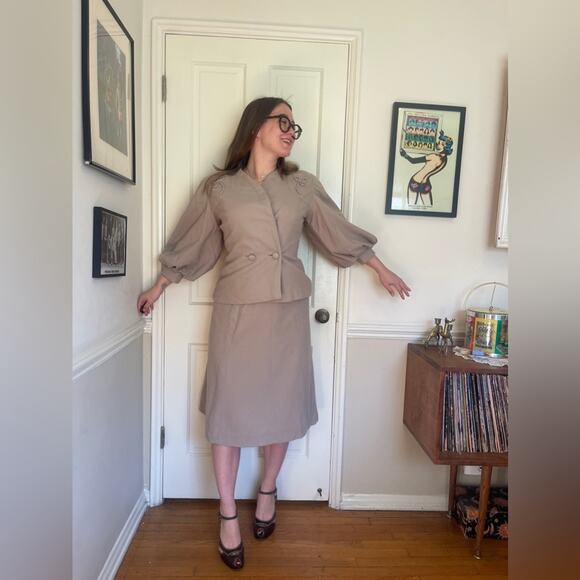 40s Vintage Wool Skirt Suit - Picture 4 of 12